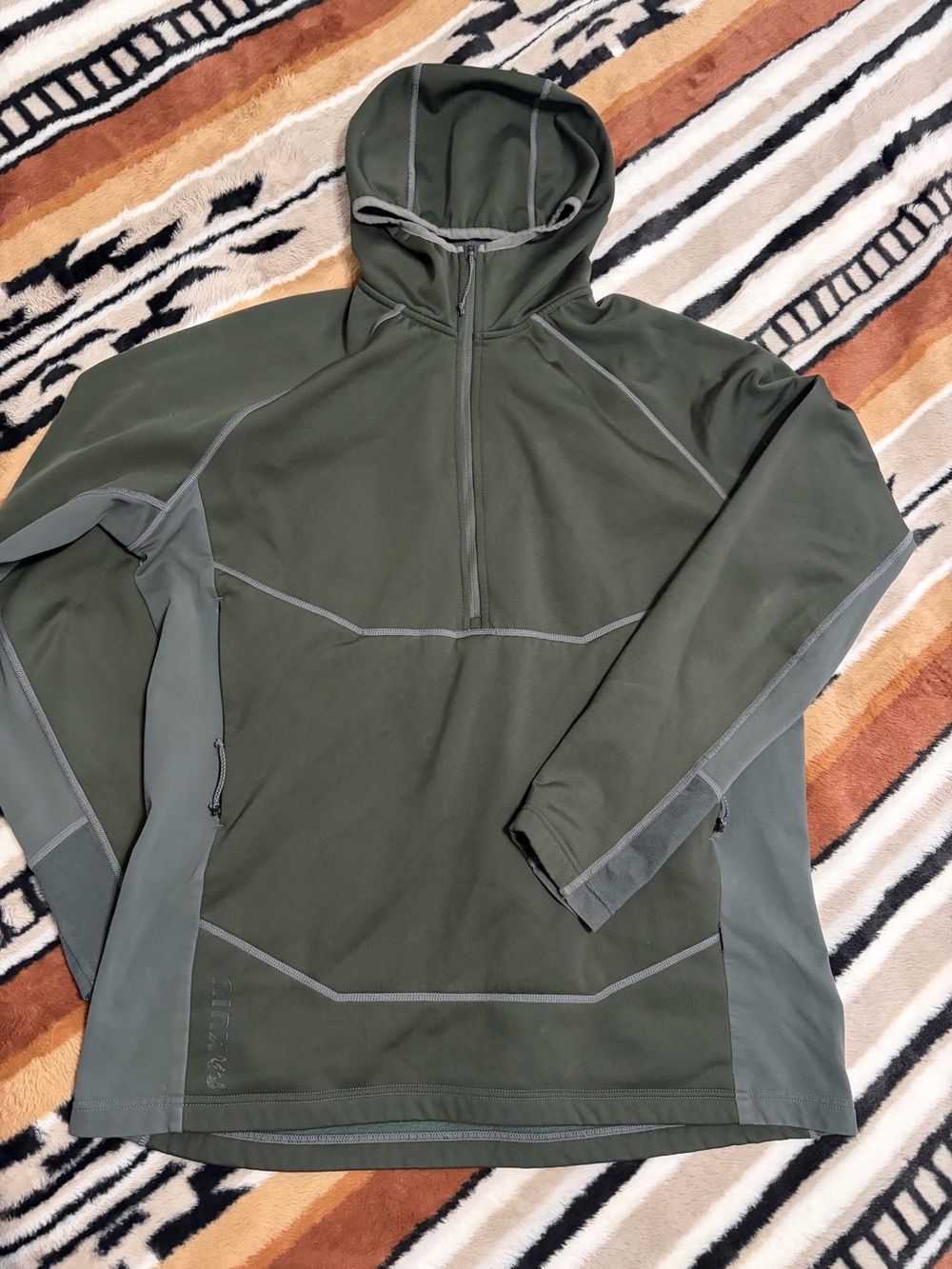 KUIU Hybrid Smart Fleece hoodie